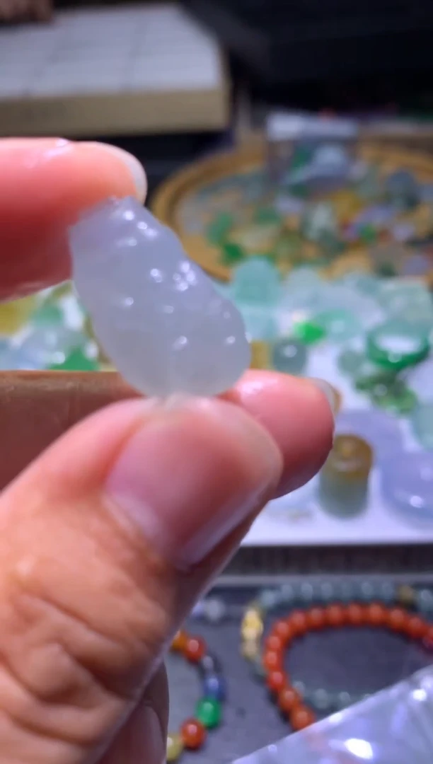 未镶嵌定制翡翠毛货