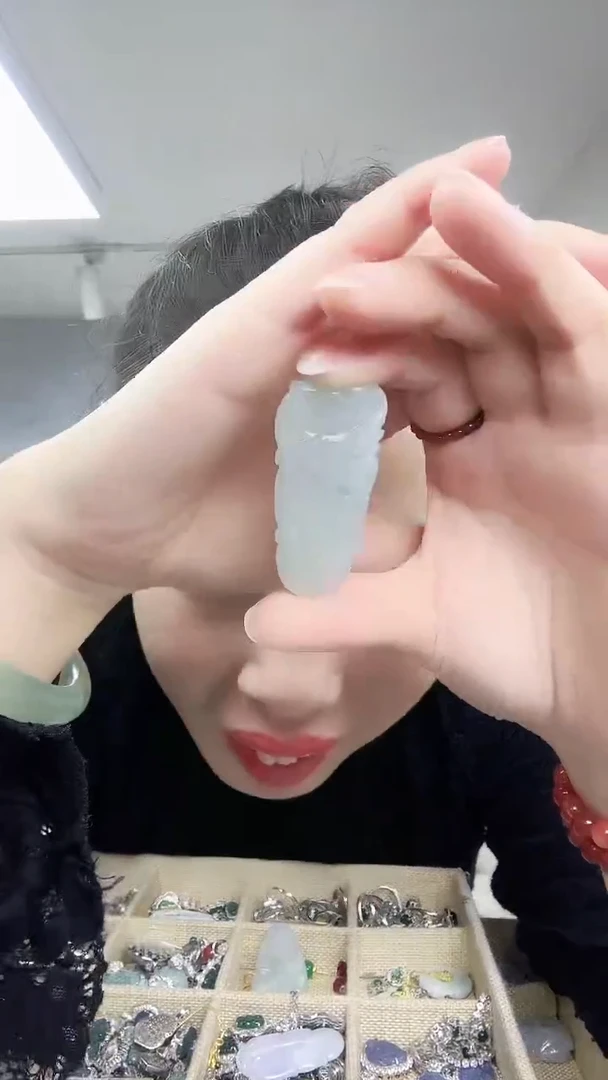 【闪购商品】石英质玉颈饰合金无事牌