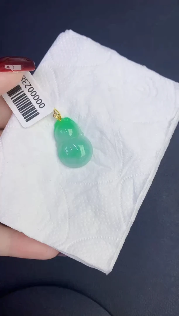 颈饰18K金镶嵌翡翠缅甸天然翡翠a货