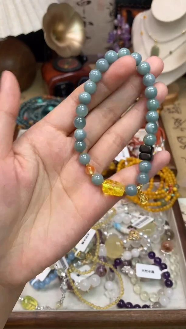 手饰翡翠未镶嵌408