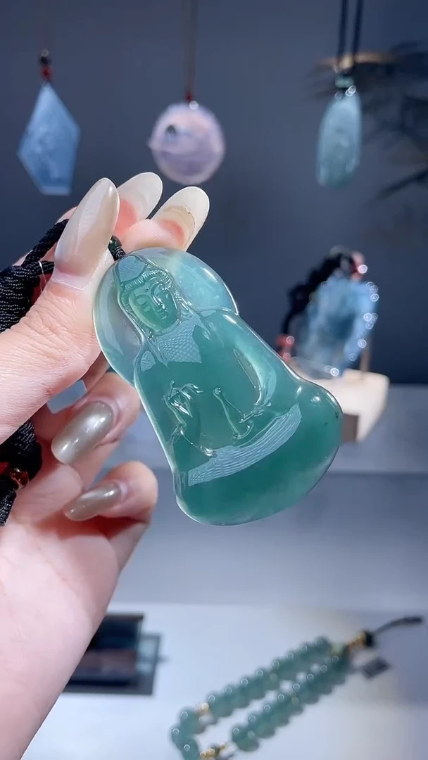 颈饰未镶嵌翡翠观音