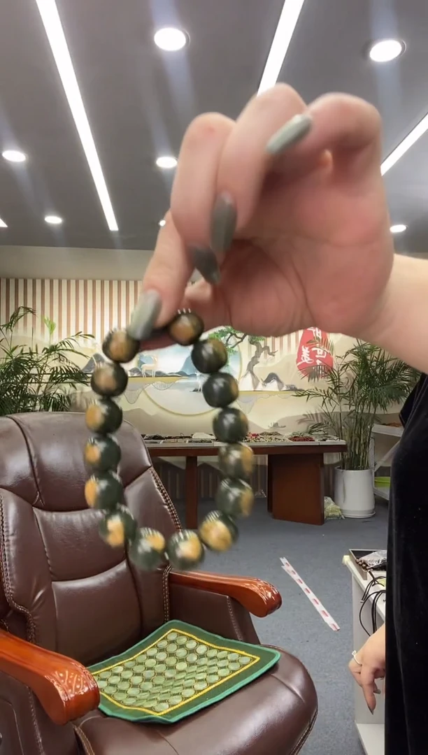 未镶嵌手链透闪石质玉手串
