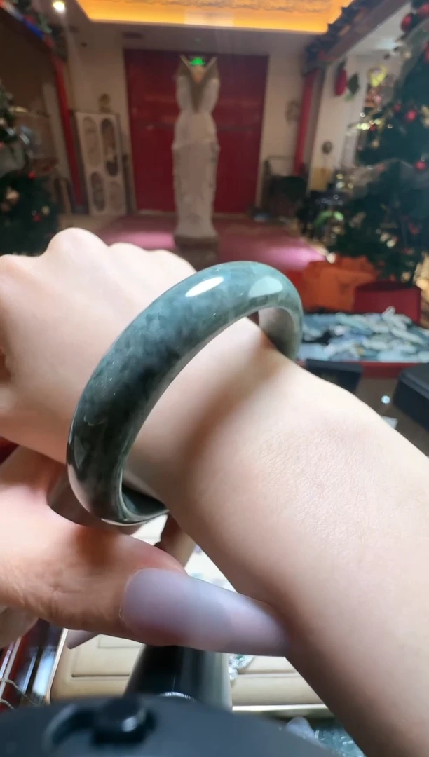 【闪购商品】翡翠吊坠(不含链)未镶嵌翡翠