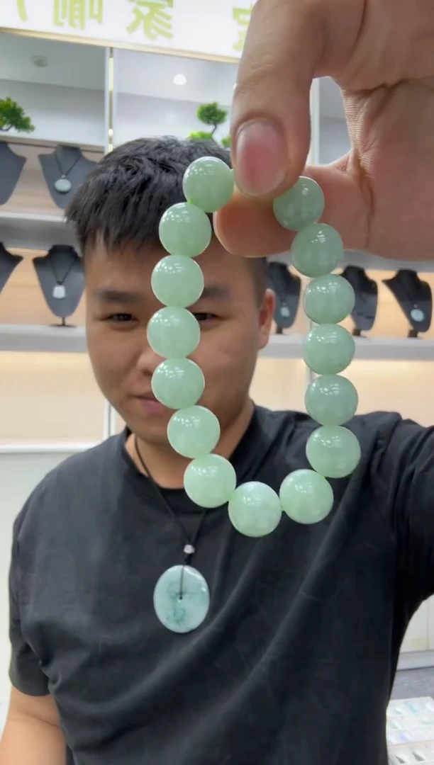 翡翠挂件未镶嵌多样性天然翡翠A货果绿手串