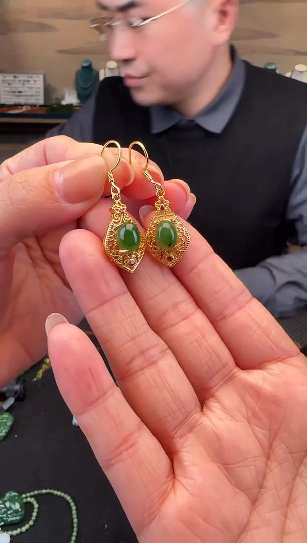 未镶嵌和田玉耳饰宫廷风格