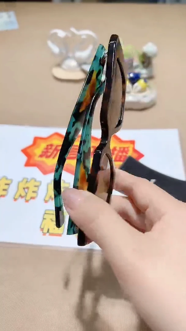 瓷片碗碟好物一件不留@@1