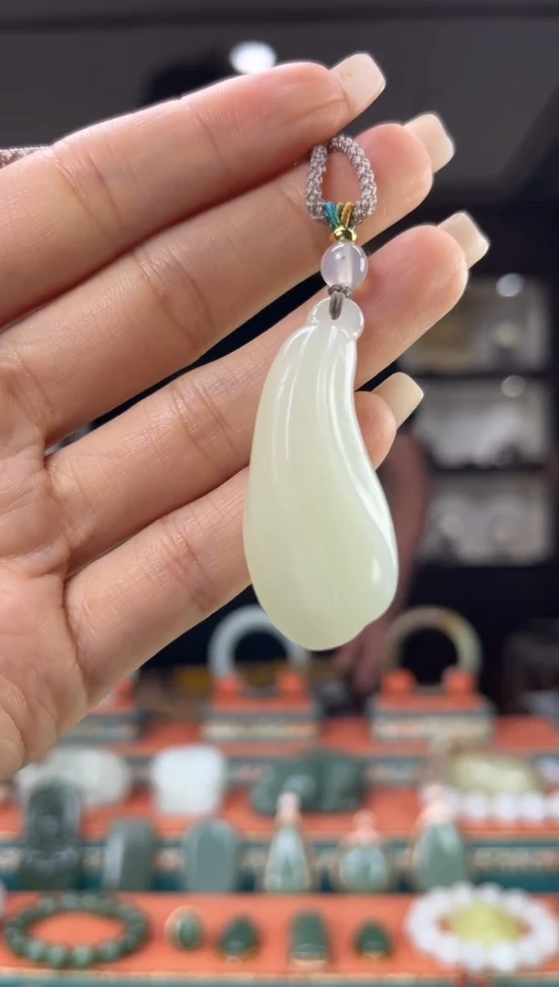 和田玉未镶嵌颈饰佩佩