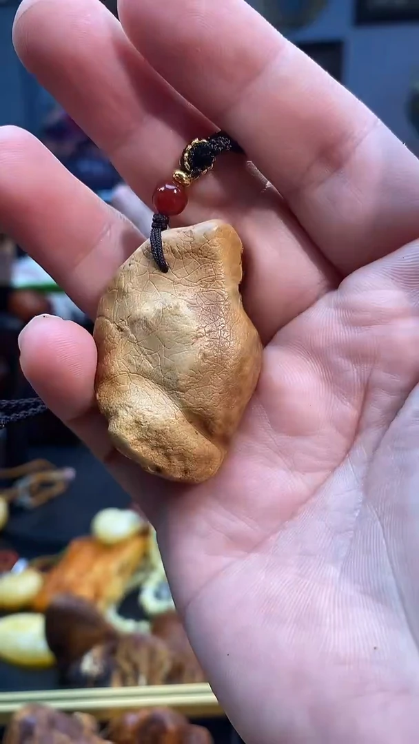 琥珀颈饰未镶嵌吊坠