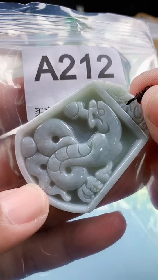 【闪购商品】翡翠挂件未镶嵌天然翡翠吊坠挂件