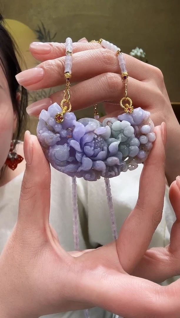 颈饰未镶嵌翡翠吊坠