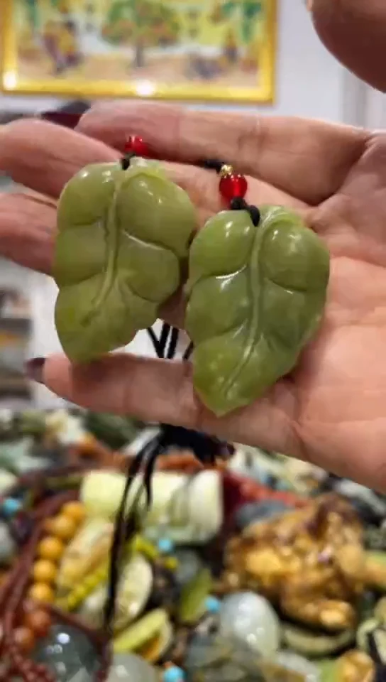 未镶嵌岫玉吊坠多样性发货发其中一件