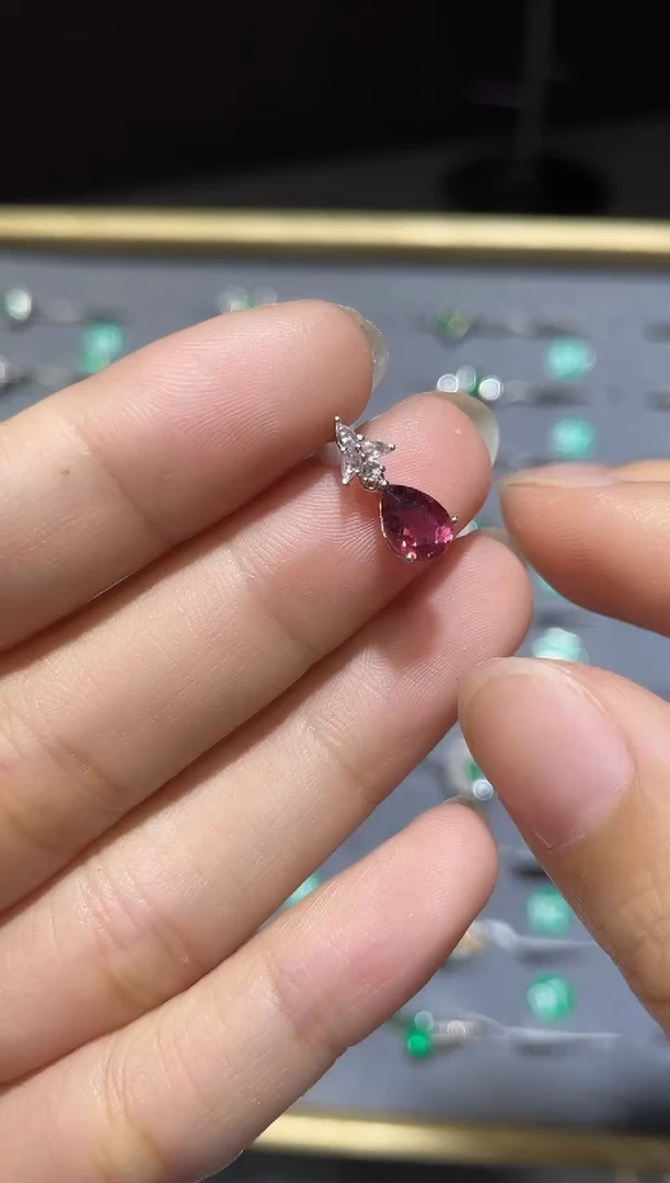 吊坠(不含链)18K金镶嵌碧玺1