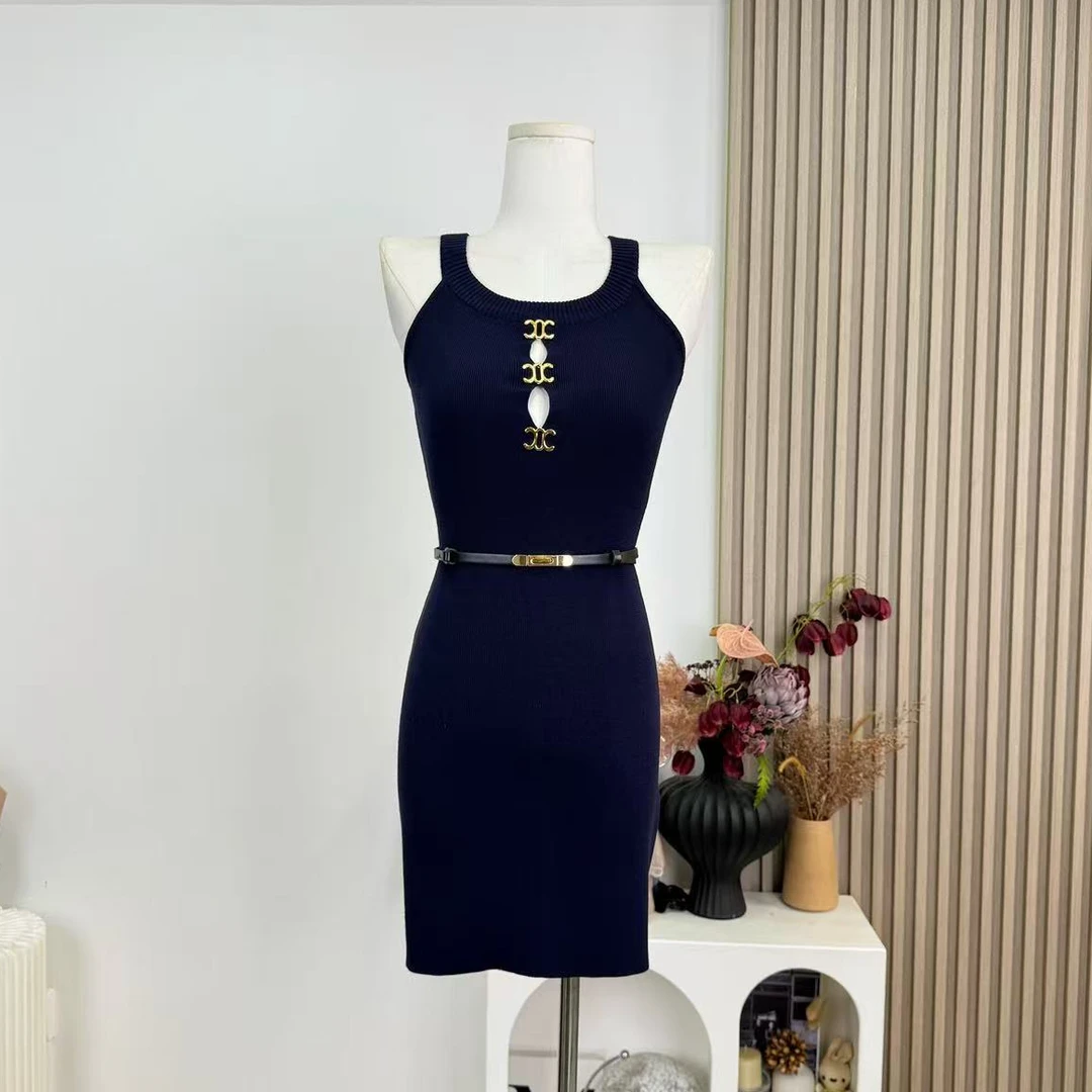 法式针织挂脖吊带连衣裙女夏季高级感性感御姐显身材修身包臀短裙