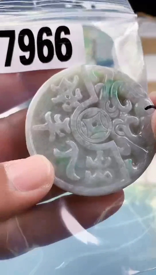 【闪购商品】翡翠挂件未镶嵌天然翡翠吊坠挂件