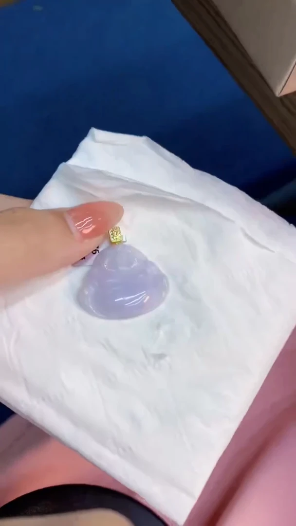 翡翠未镶嵌颈饰           1