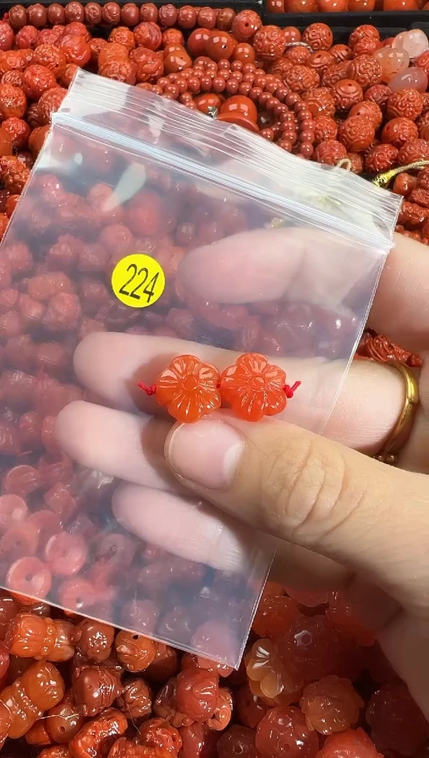 颈饰未镶嵌南红玛瑙1