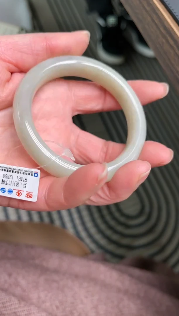 【闪购商品】和田玉手镯未镶嵌F-14