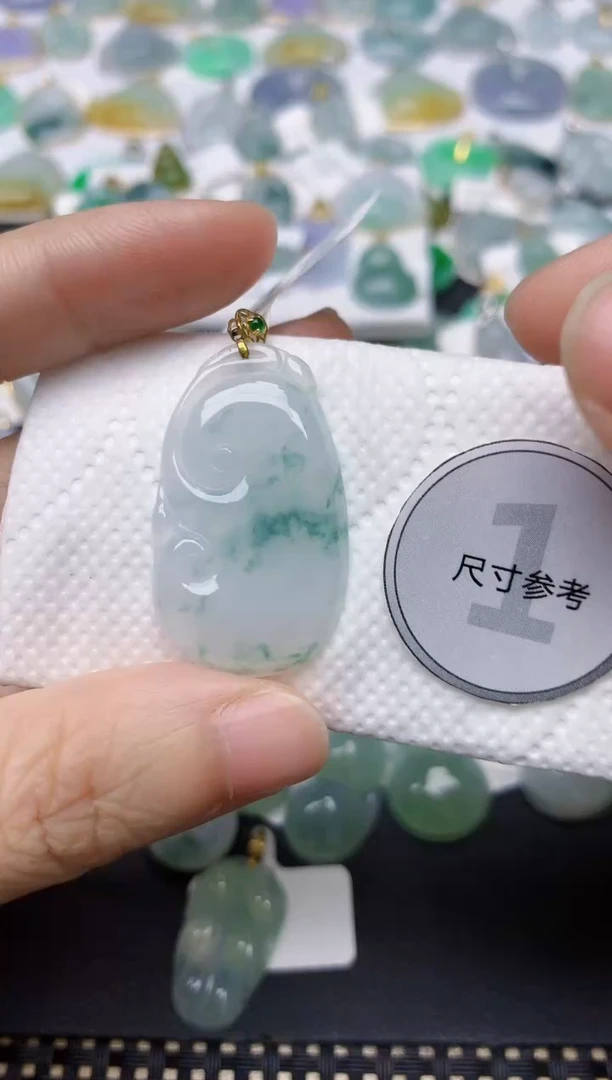 翡翠18K金镶嵌颈饰天然缅甸A货翡翠