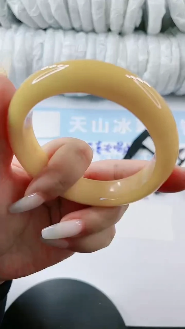 【闪购商品】石英质玉手镯未镶嵌多样性发货L431-62