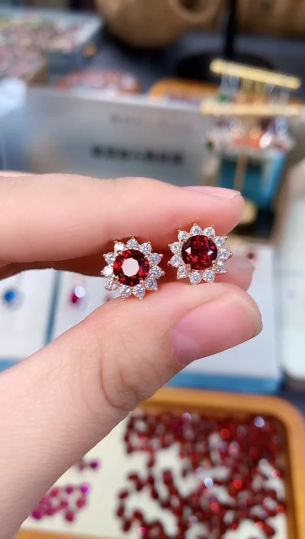 【闪购商品】石榴石耳钉银S925镶嵌天然