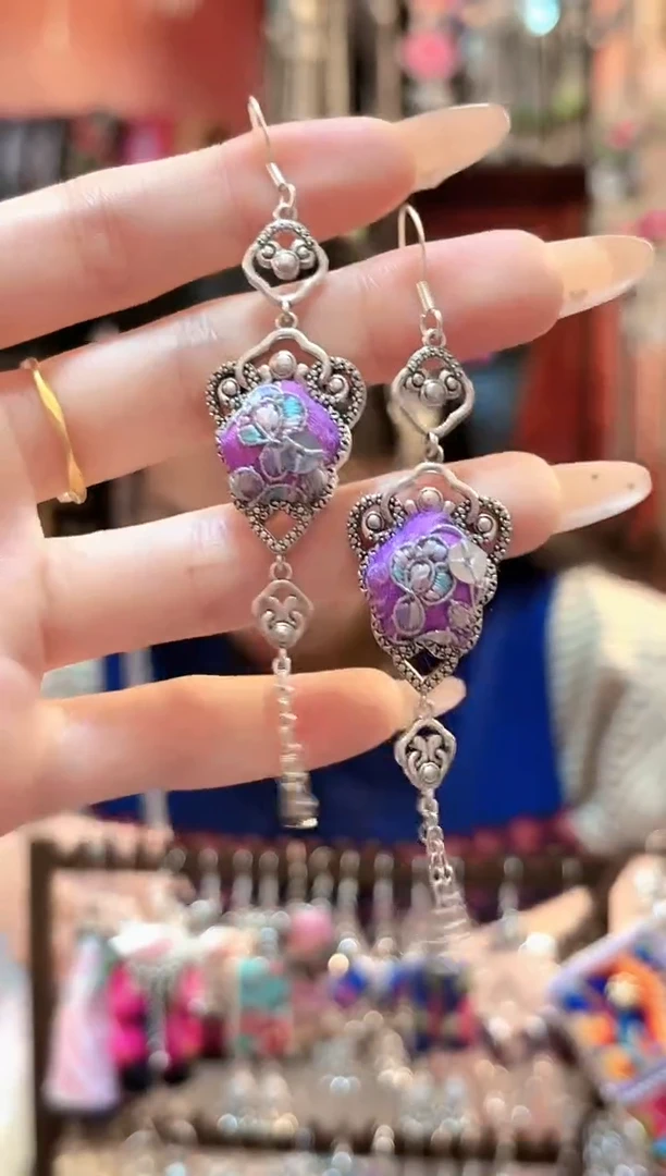 织绣云织谣民族风精美饰品  108