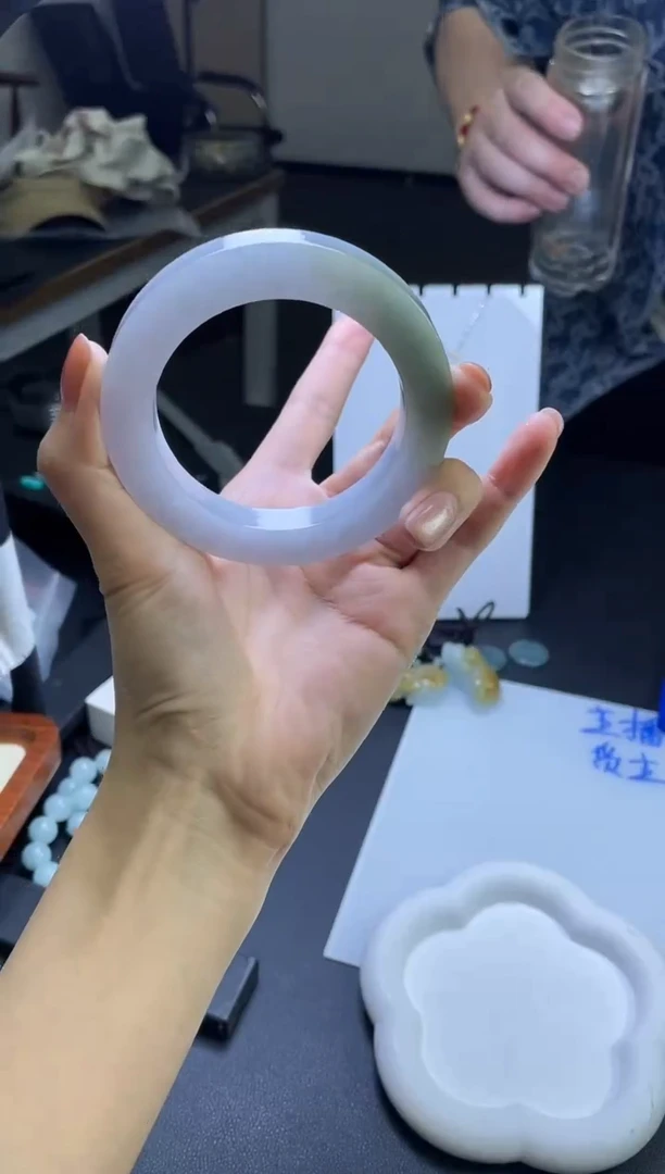 【闪购商品】定制翡翠手镯未镶嵌手镯