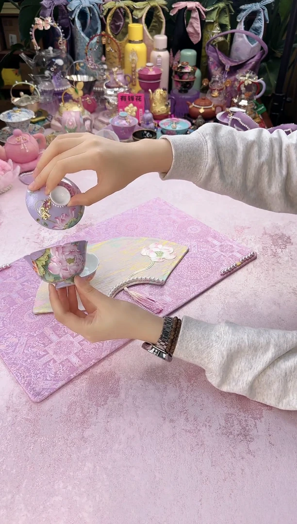 56 灵玺贡坊荷花盖碗