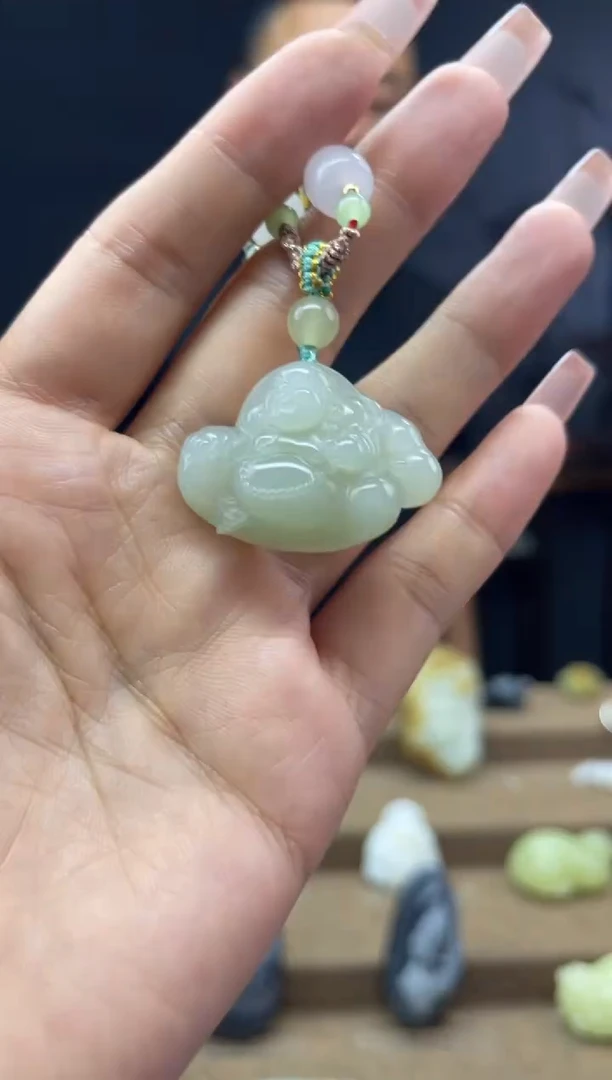 颈饰未镶嵌和田玉1