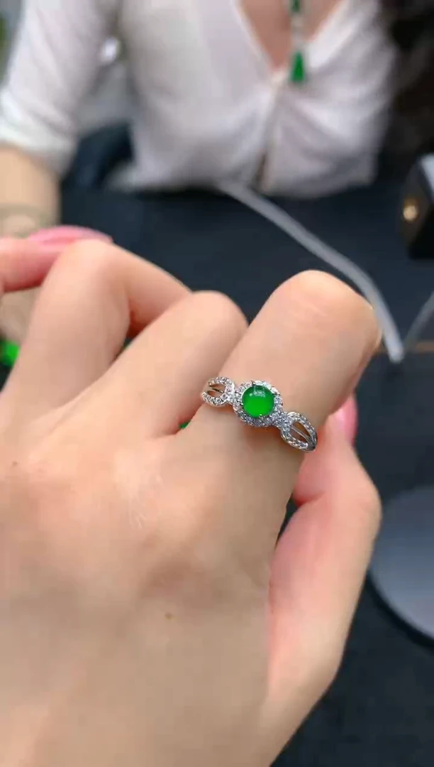 翡翠未镶嵌颈饰天然A货翡翠