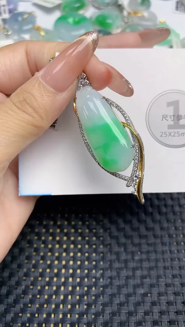 颈饰未镶嵌翡翠天然缅甸A货翡翠百元以上9元证书费自理