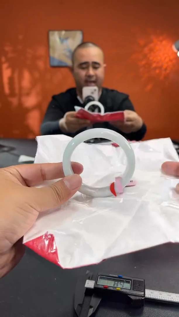 未镶嵌手镯翡翠55