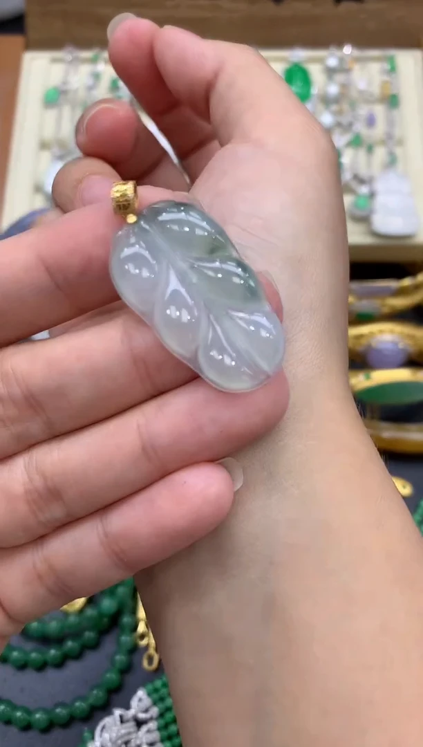 翡翠18K金镶嵌颈饰29-中国好珍宝