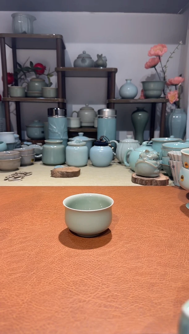 其他瓷006压手杯 豆绿釉一级精品 主人杯品茗杯*