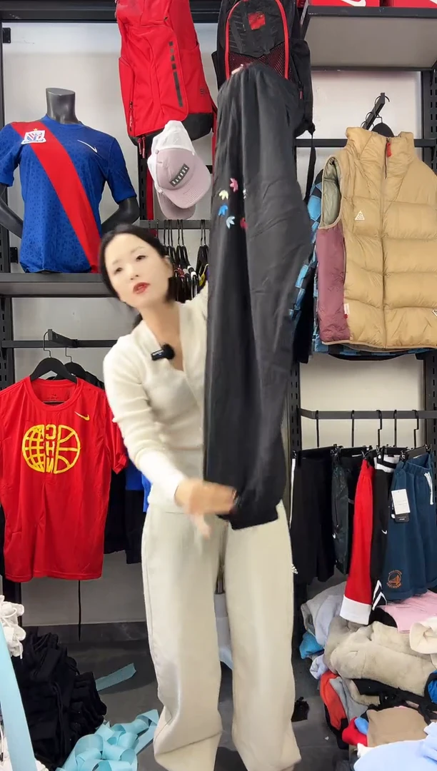 410闪购编码  阿迪运动卫衣裤以直播间过款为准 尺码.