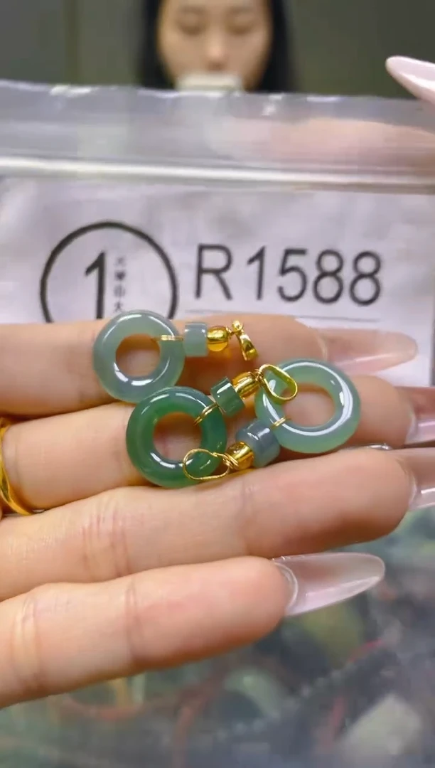 翡翠未镶嵌颈饰/R/翡翠A货一图一物