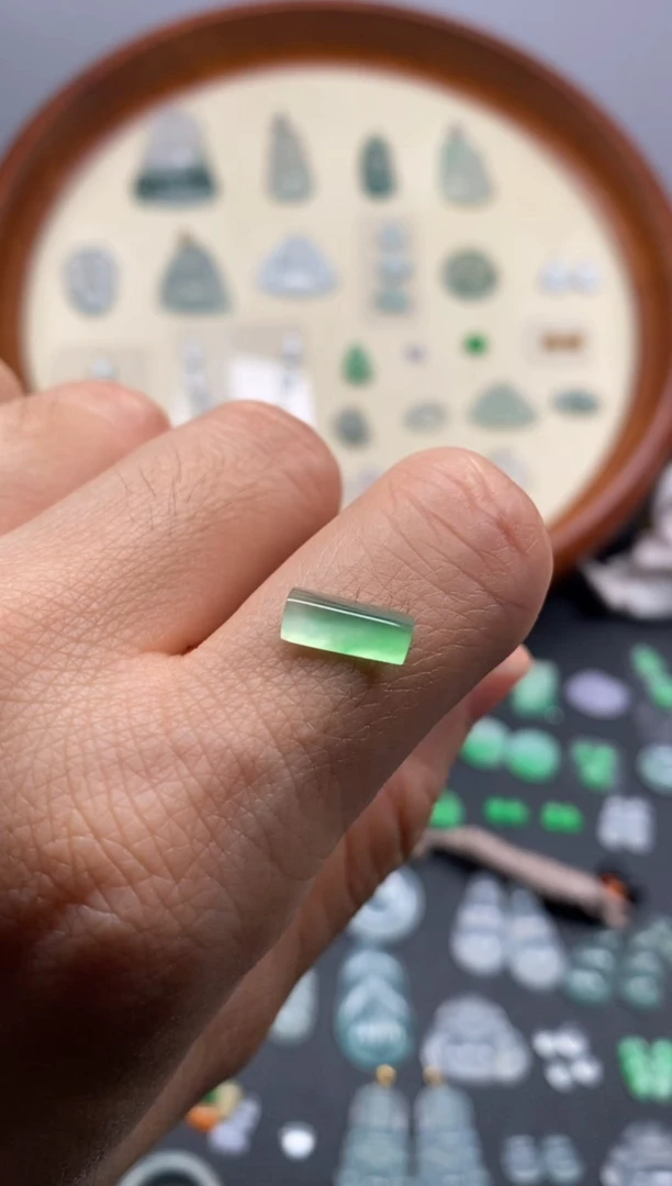 颈饰未镶嵌翡翠冰果緑马安/芬