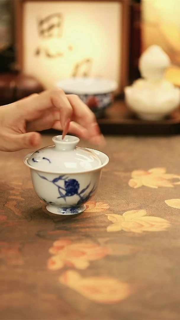 M3002/陶瓷青花单翠盖碗