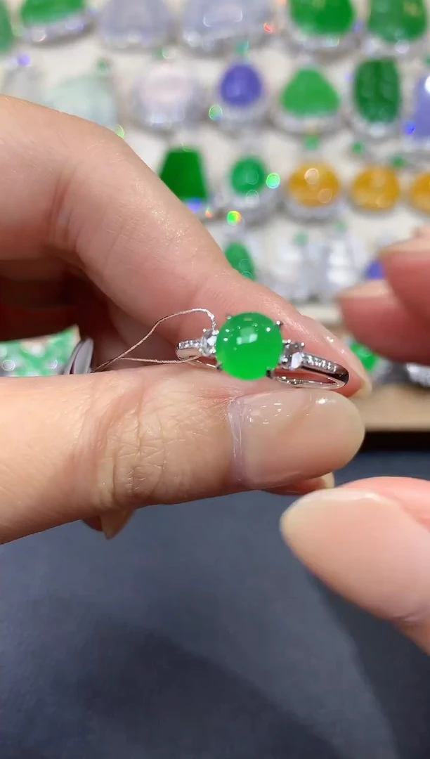 18K金镶嵌戒指翡翠C8