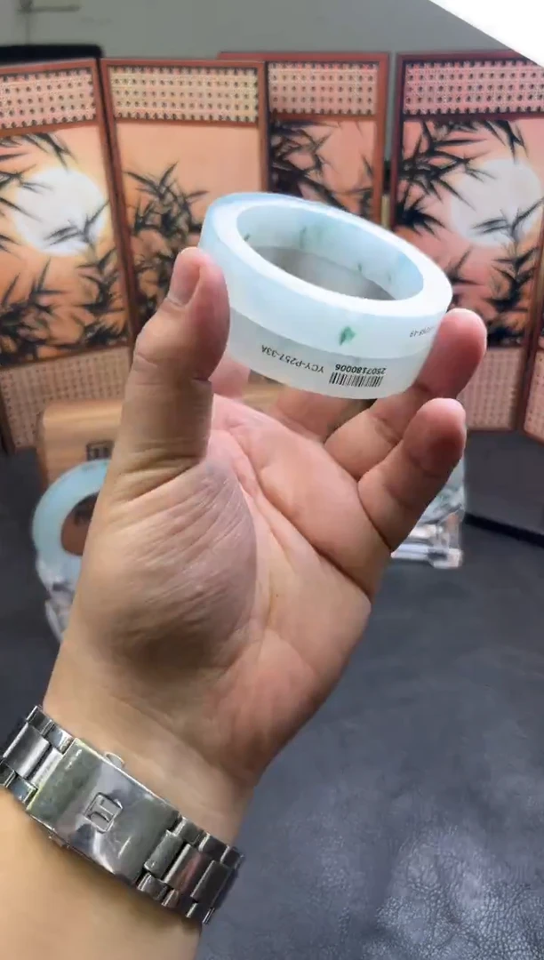 未镶嵌手镯定制翡翠欣*多样性