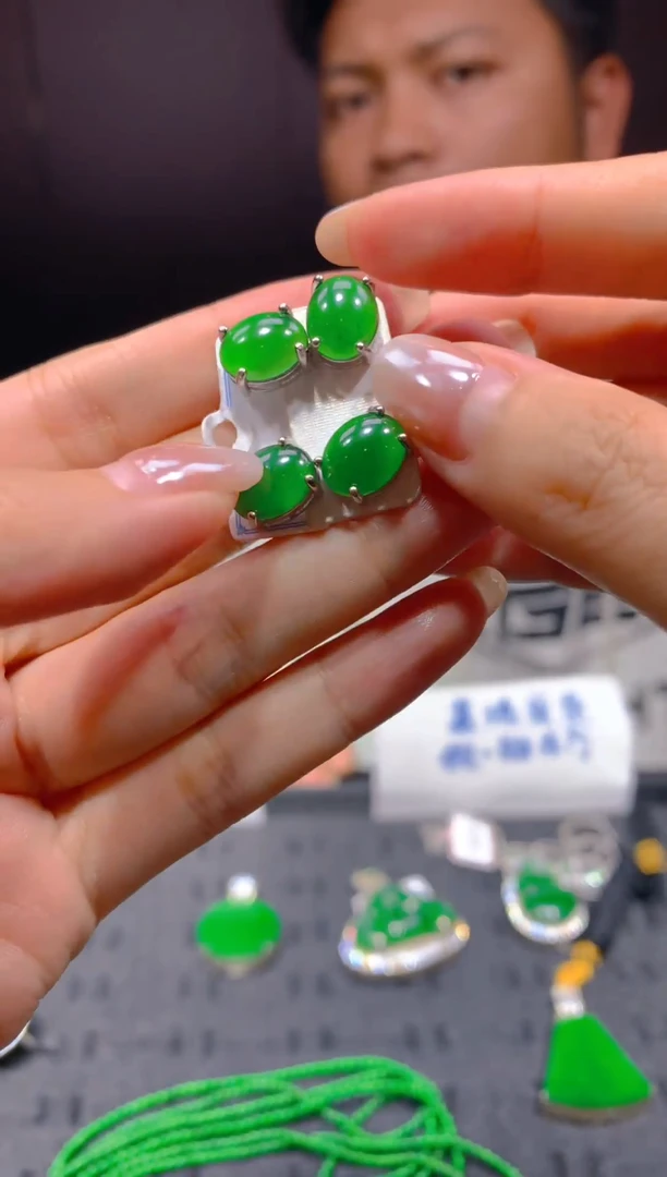 未镶嵌定制翡翠40多样性发货（发其一）