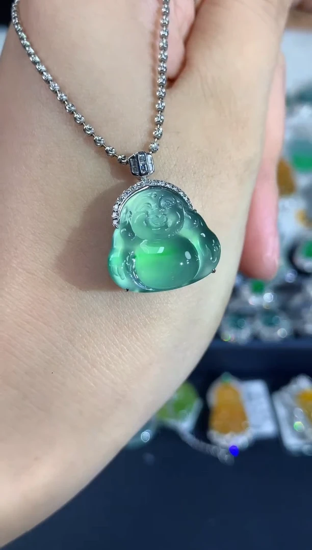 吊坠(不含链)18K金镶嵌翡翠A680|23800