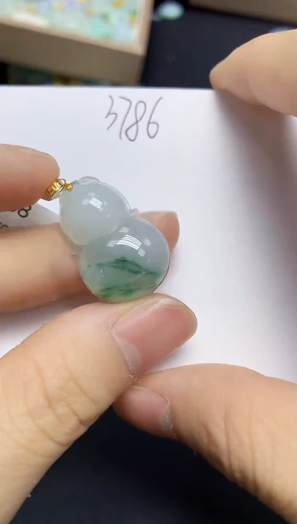 翡翠18K金镶嵌颈饰天然缅甸翡翠A货