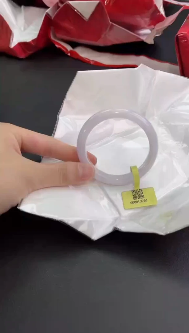 翡翠手镯未镶嵌翡翠手镯