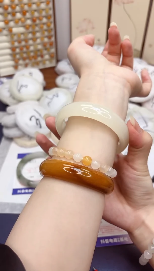 石英质玉手镯未镶嵌78-玉兰白-圈口61