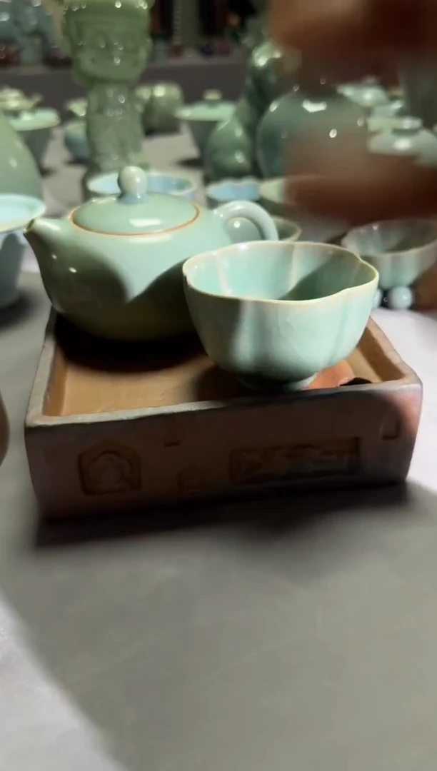 汝瓷平顶山汝瓷产品  茶盘+西施（带礼盒）+六瓣