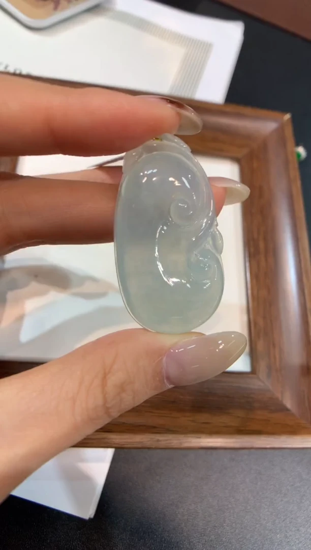 颈饰未镶嵌翡翠如意