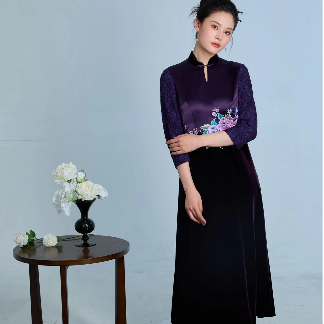 格格紫气东来-重工刺绣醋酸段丝绒拼接A摆长款礼服裙G92GM021033