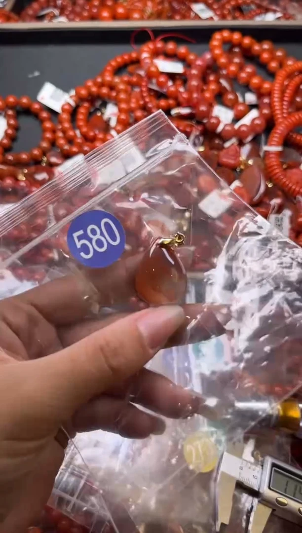 南红玛瑙未镶嵌珠宝奇石580