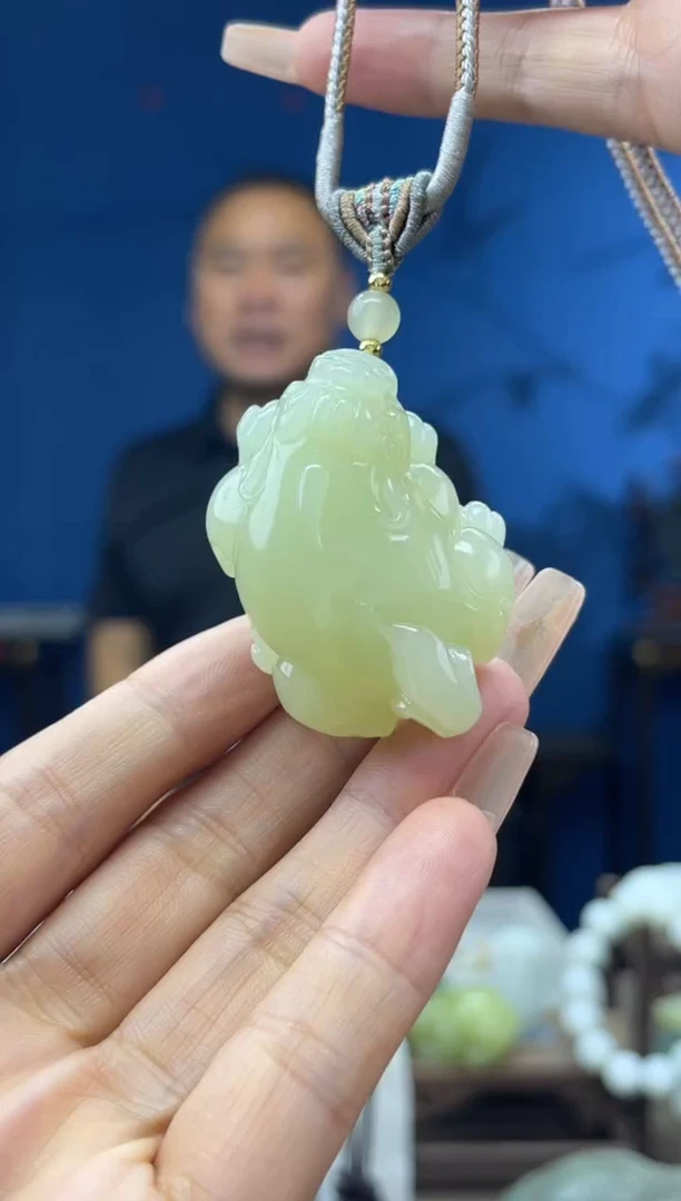 和田玉未镶嵌颈饰1