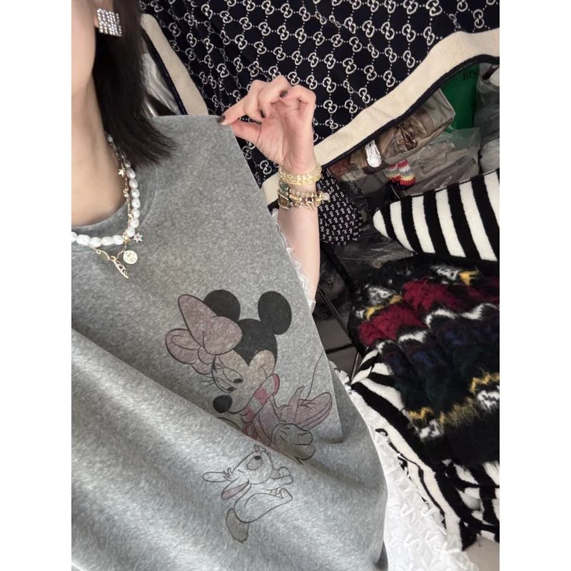 袖子蕾丝拼接米妮丝绒短袖 J24T698